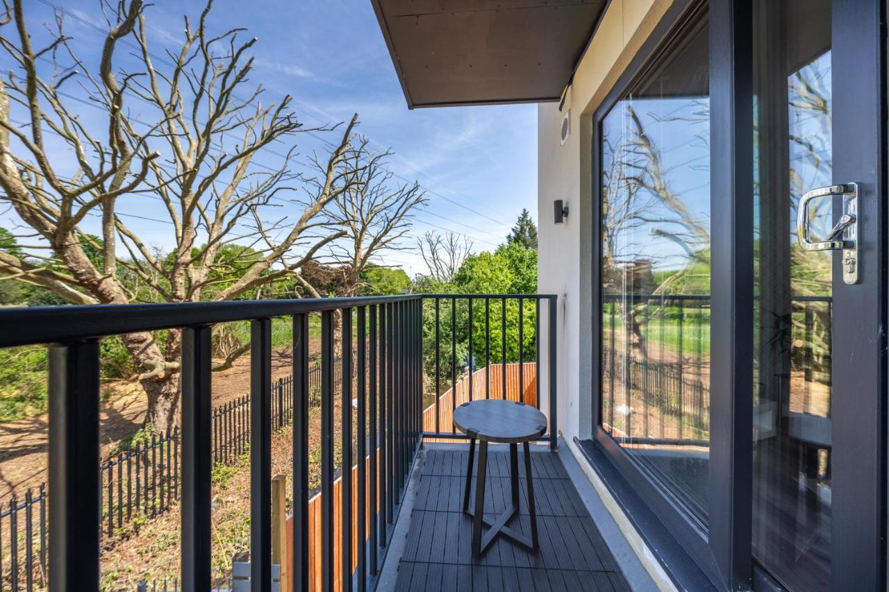 Ash View Place 4 -Heathrow - Thorpe Park - Free Parking Staines-upon-Thames Exterior foto